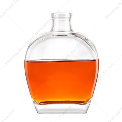 China Clear Hot Decorative Empty Juniper Clear Tequlia Rum Brandy Whiskey Glass Bottle Shape Tour Beverage Bottle With Screw Crap for sale