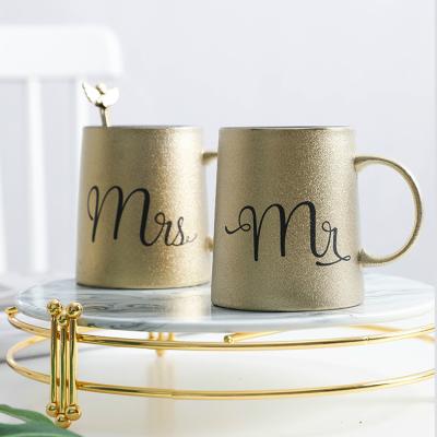 China Hot Selling Mr. Stocked Mrs. Ins Amazon Gift Gold Ceramic Coffee Mug Wedding for sale