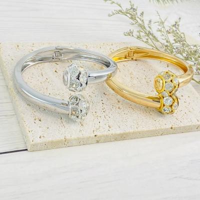 China 2022 CLASSIC Gold Star Jewelry Gold Silver Alloy Bracelet Luxury Jewelry Set For Women for sale