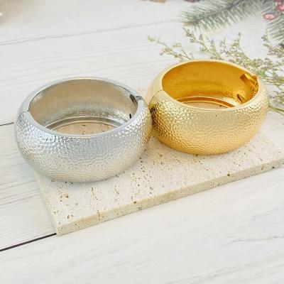 China CLASSIC Gold Star Jewelry 2022 Luxury 18K Gold Plated Zinc Alloy Indian Bangle Bracelets For Lover Gift for sale