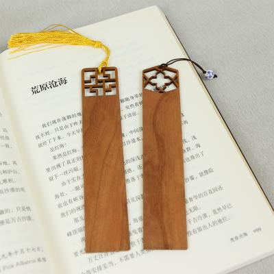 China Chinese Traditional Art Hollow Bookmarks Style Retro Wood Educational Bookmark for sale