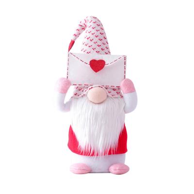 China Chirstmas Decor Wrap Love Heart Faceless Dwarf Rudolf Valentine's Day Doll Display Tool Decoration Doll Ornaments for sale