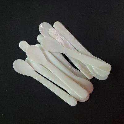 China Sustainable Cheap Freshwater River Shell Caviar Spoon Polished White With Eco-Friendly for sale