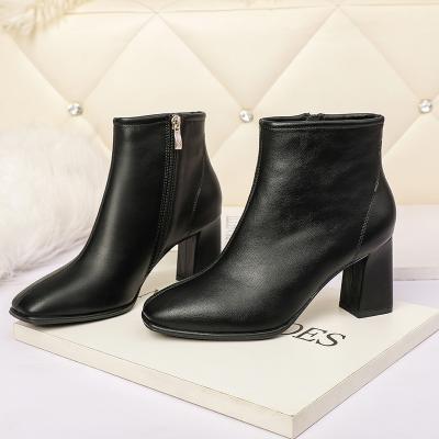 China Wholesale Custom Genuine Leather Anti-slippery High Heel Square Toe Side Zipper Women's Chunky Ankle Boots for sale