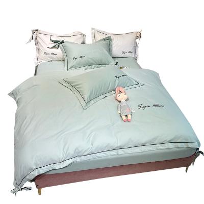 China Nondisposable single girl's four-piece cotton wool solid-color heart bow quilt set double bed linen for sale