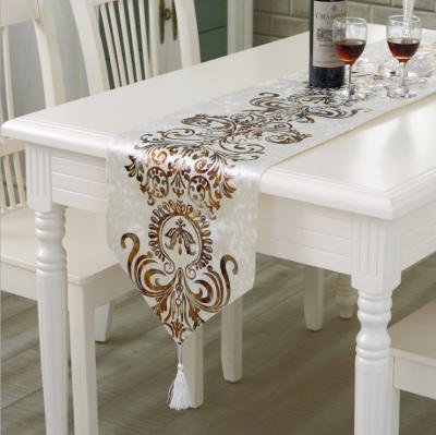 China New Style Washable Simple European Classic Palace Style Banner Hot Stamping Simple Modern Table Runner for sale