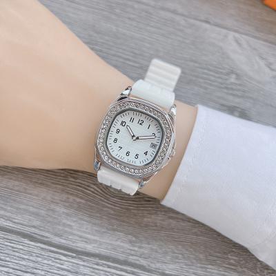 China Hot Sale Fashion Nautilus Style Square Pomegranate Silicone Watch for sale