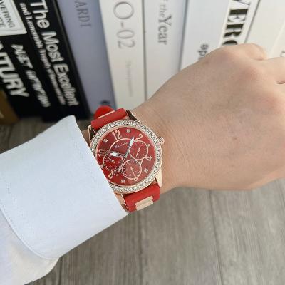 China Six-pin Roman Carving Dial Men's Fashion Trend Women's Vacation Quartz Silicone Watch for sale