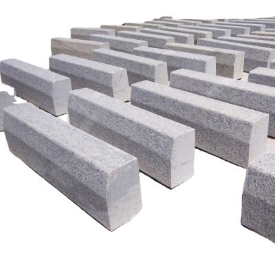 China Traditional Chamfer Kerbstone G603 Granite Curbing Stone G603 Garden Curbing Light Gray Granite Kerbstone for sale