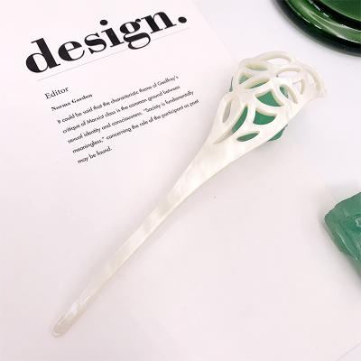 China Hot Selling Stylish Custom Hair Accessories Retro Acetate Hollow Out Girls Hair Sticks For Women. for sale