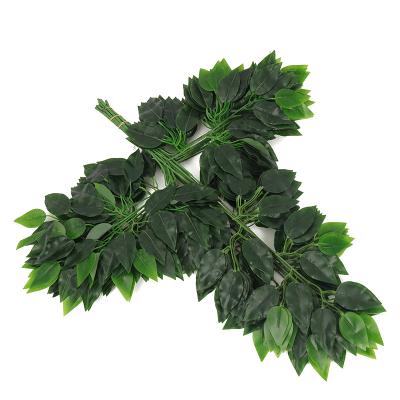 China Decorate 2022 Wholesale Plastic Artificial Leaves Hanging Wall Artificial Plant Artificial Maple Leaves for sale