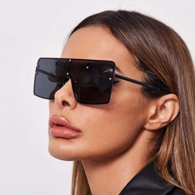 China Fashion Sunglasses 2021 Oversized Sun Glasses Metal Sun Glasses Shades Women Fashionable Luxury Sun Glasses for sale