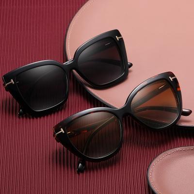 China New Designer Vintage Designer Sunglasses Female Eyewear Sun Glasses Fashion Sun Glasses Cat Eye Women Magnetic Sunglasses Tinted Color Removable Glass Shaped for sale