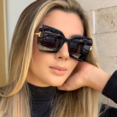 China Hot Selling Fashion Vintage Fashion Sunglasses Women And Men T-Bracket Cat Eye Sunglasses Is Fashion Oversized Butterfly Shading Sun Glasses for sale