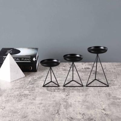 China Hot Selling Parties Nordic Black Iron Candle Holder For Living Room for sale