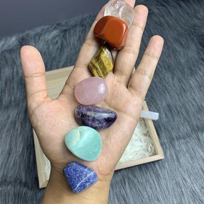 China Wholesale Natural China Crystal Therapy Stone Wooden Box Set Charm 7 Chakra Stones Kit For Meditation for sale