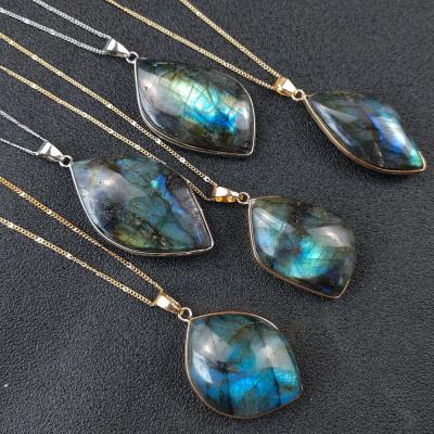 China China wholesale high quality natural labradorite quartz pendant necklace for spiritual healing for sale