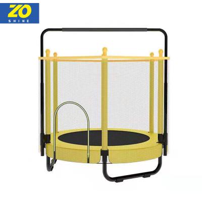 China With Zoshine Latest Kids Indoor Recreational Round Trampoline Protective Net Amusement Trampoline With Net Handle for sale