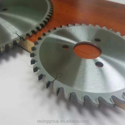 China ATB Long Life Active Diamond Cutting Tool PCD Scoring Saw Blade For Table Saw And Panel Sizing Saw for sale