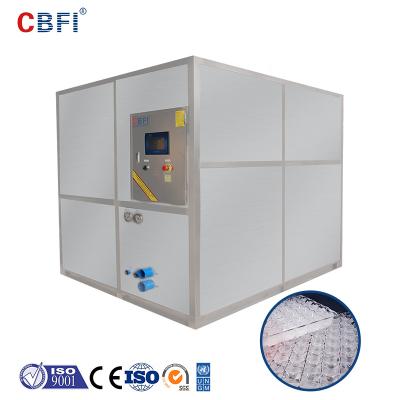 China Hotels Crystal 5 Ton Cube Ice Machine With Plastic Ice Bag Packing for sale