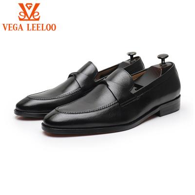 China High-end Men's Leather Casual Shoes New Fashionable Anti-odor Men's Scare Genuine Leather Loafers Stylish Shoes Slip-on Leather for sale