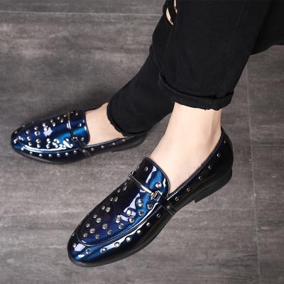 China Fashion Men's Anti-slippery Men's Casual Shoes Studded Style Slip On Shoes for sale