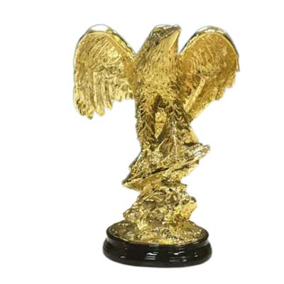 China Wholesale Europe Handmade Art Craft for Garden Decor Large Eagle Statue Resin for sale