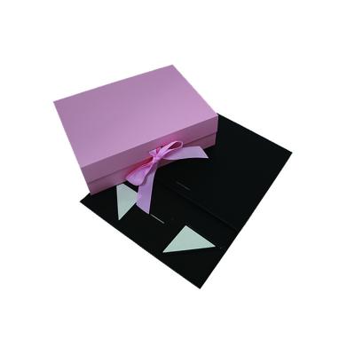 China Recycled Materials New Product Art Paper Wedding Favor Birthday Surprise White Magnetic Gift Box With Ribbon Bow For Seaboat Gift for sale