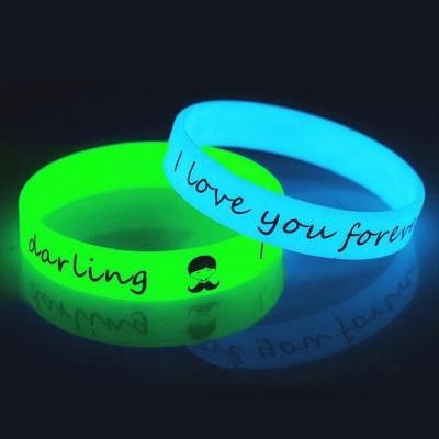 China Promotional Silicone Glow In The Dark Silicone Wristband for sale