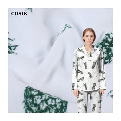 China Double Faced Digital Printing Covering Pajamas 100% Cotton Baby Flannel Muslin Shirt Woven Fabric Supplier for sale