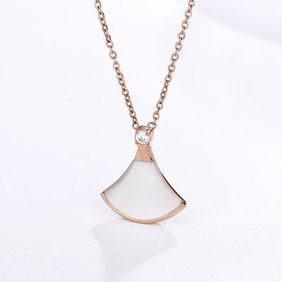 China Hot Selling Cheap Custom Fashion Ladies Jewelry Necklace Ladies Chain for sale