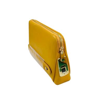 China 0.5 Seconds To Open Fingerprint Smart Lock Messenger Bag Leather Clutch Bag For Men 245*60*145mm for sale