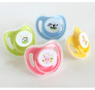 China Wholesale funny baby food grade pp BPA free baby soother pacifier with cover for sale