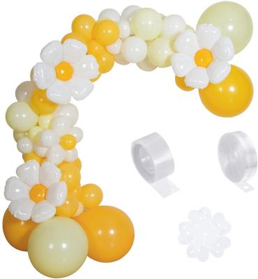 China Hot Sale Style Yellow Daisy Flower Party Decoration Bohemian Birthday Balloons Kit For Party Supplier for sale