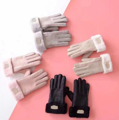 China Warm Plain Fashion Gloves Sheepskin Ladies Gloves Thickened To Keep Warm for sale