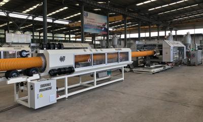 China Máquina de fabricación de tuberías onduladas de plástico HDPE de alta velocidad en venta