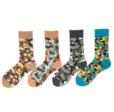 China 2020 hot sale cheap socks sporting camouflage military socks for men's outdoor skating socks wholesale for sale