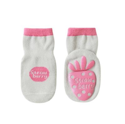 China Breathable Baby Anti Slip Knocks Non Slip Cute Newborn Socks Terry Toddler Cotton Socks With Grips for sale