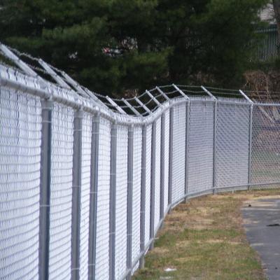 China Easily Assembled 9 Gauge 3mm PVC PU Coated Loop Mesh Walk Gate Security Boundary Chain Link Liner Fence for sale