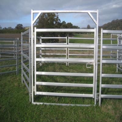 China Hot-Dipped Galvanized Easily Assembled Portable Livestock Yard Metal Fence Cattle Animal Rail Fence On Farm Sheep Fence for sale