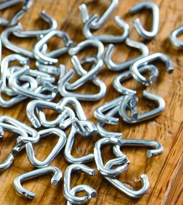 China Iron Stainless Steel Galvanized 1 1/2 Inch Curved C Rings Nails Staple Hog Rings For USA Market for sale