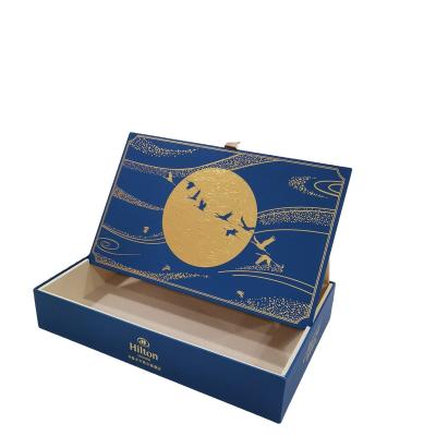 China Recyclable White Card Cake Shape Food Grade Box Packing Boxes Special Cardboard Box for sale