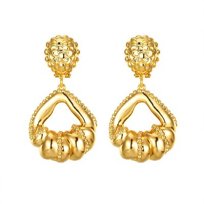 China FASHIONABLE Hyperbole RHQ6828 specializing in making exaggerated fashionable ladies' gold plated large earrings for sale