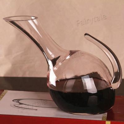 China Viable Wine Gift Say Lips Swan Swollen Lead Free Crystal Luxury Wine Decanter Set for sale