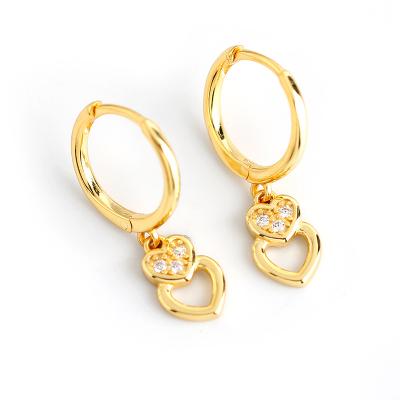 China Trendy Trendy Gold Diamond Heart Shaped Earrings Dainty Love 925 Sterling Silver Heart Earrings For Women for sale