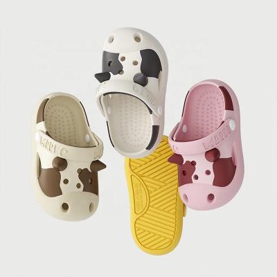 China Toddler Toe Slippers Summer Late Toe Slippers Sandals EVA Slides Baby Hole Flip Flops Designer Cow Children Round Kids Slippers for sale