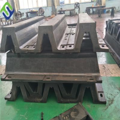 China Tipo Marine Rubber Arch Fender Solid de V para ancorar à venda