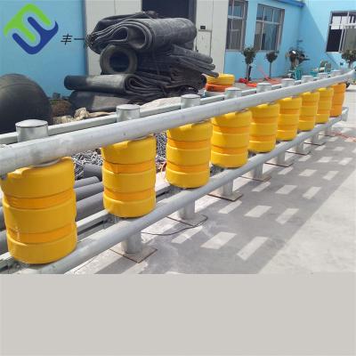 China Barrera anticolisión del rodillo de la seguridad de EVA Foam Road Roller Barrier en venta