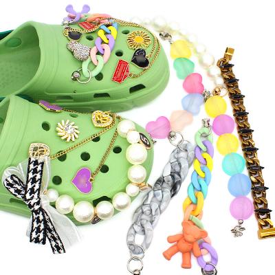 China Newest Trend Croc Shoe Designer Custom Clog Charm Metal Chain Charms Clog Accessories Charms Gifts For Clog Shoes for sale