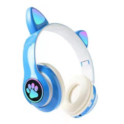 China In-Ear Wireless Headphones LED Cat Ears Headset Gaming Noise Canceling Stereo Wireless Headphones for sale